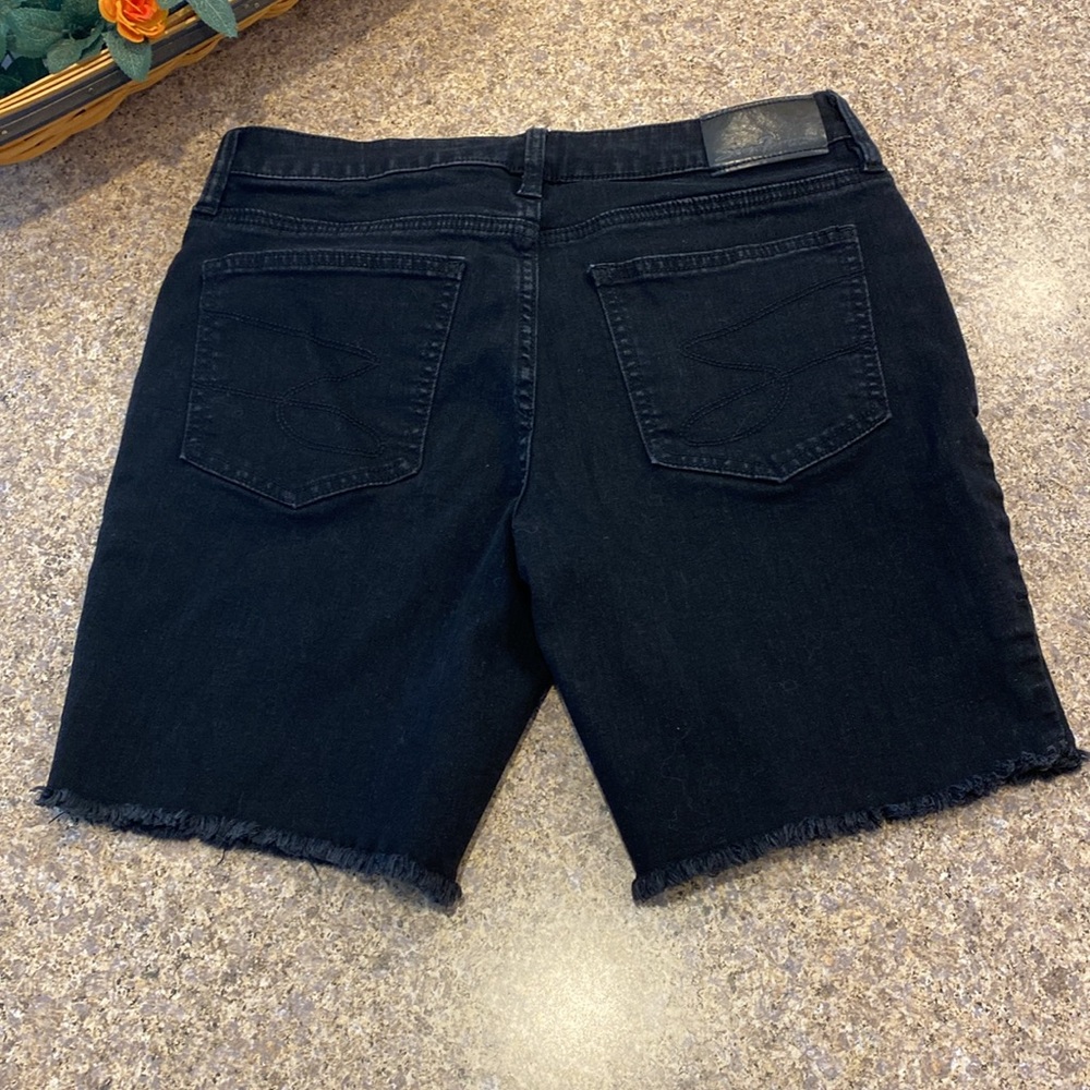Seven7 Relaxed Bermuda Black Jean Shorts 6 with some Stretch - Picture 8 of 11
